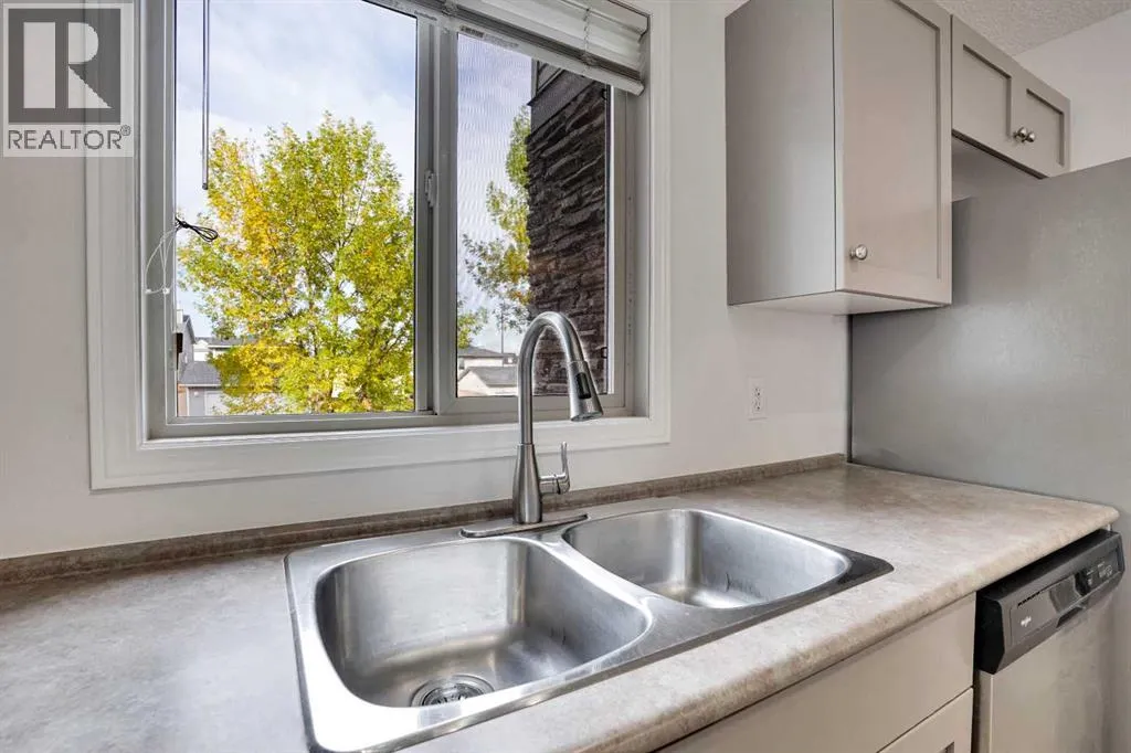 2202, 8 Bridlecrest Drive SW