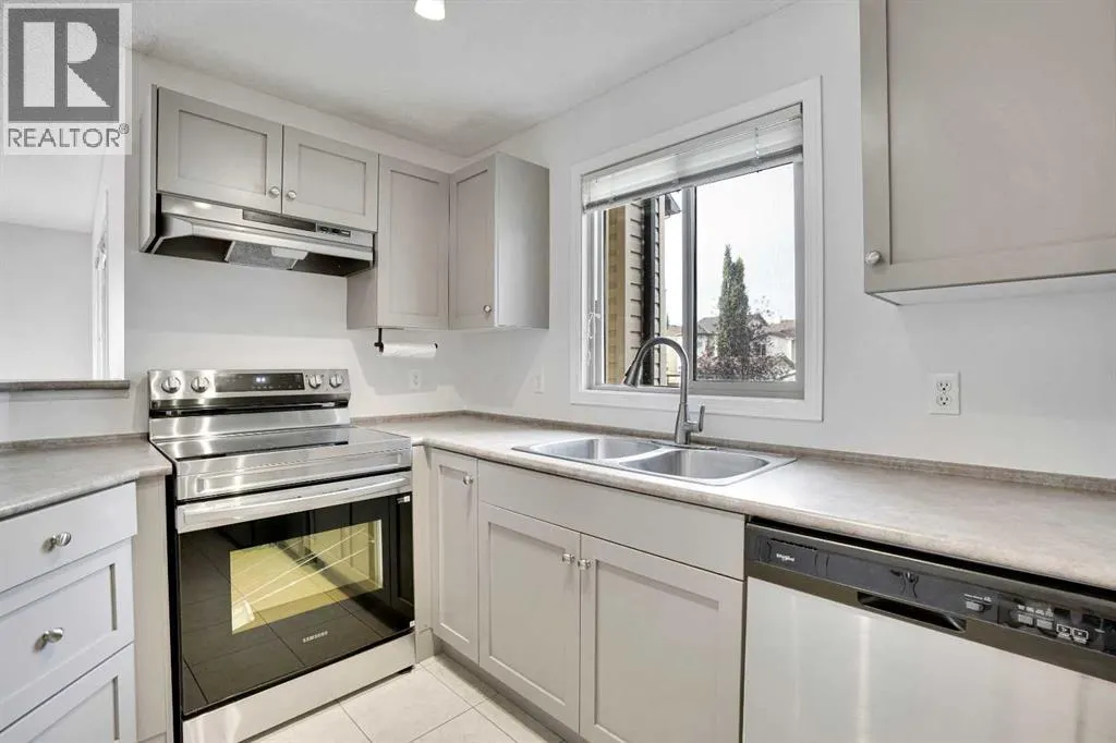 2202, 8 Bridlecrest Drive SW
