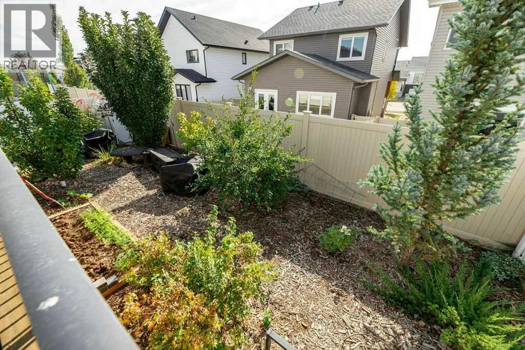 15 Eaton Crescent