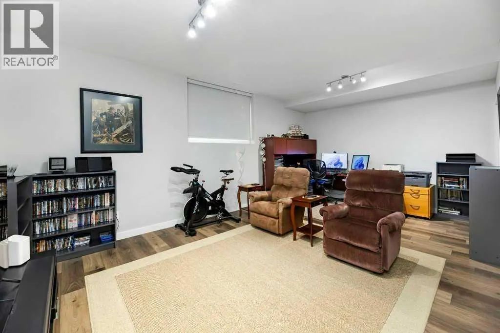 15 Eaton Crescent
