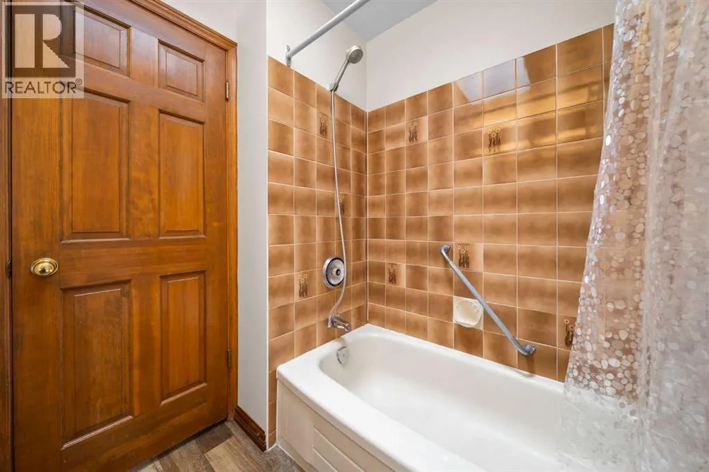 36 Strathlorne Crescent SW