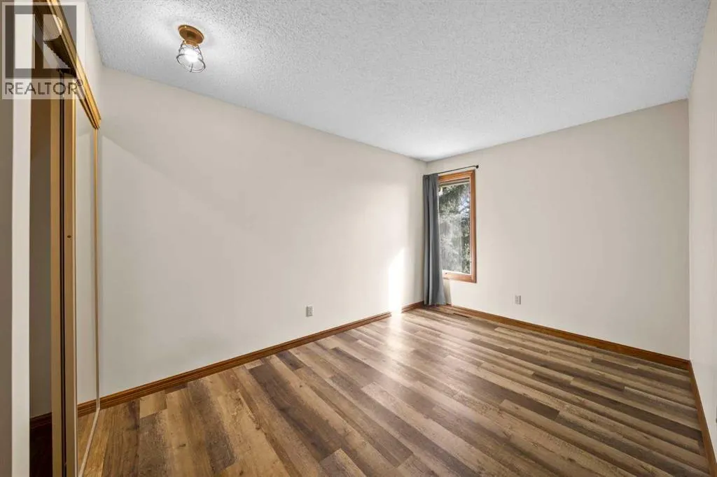36 Strathlorne Crescent SW