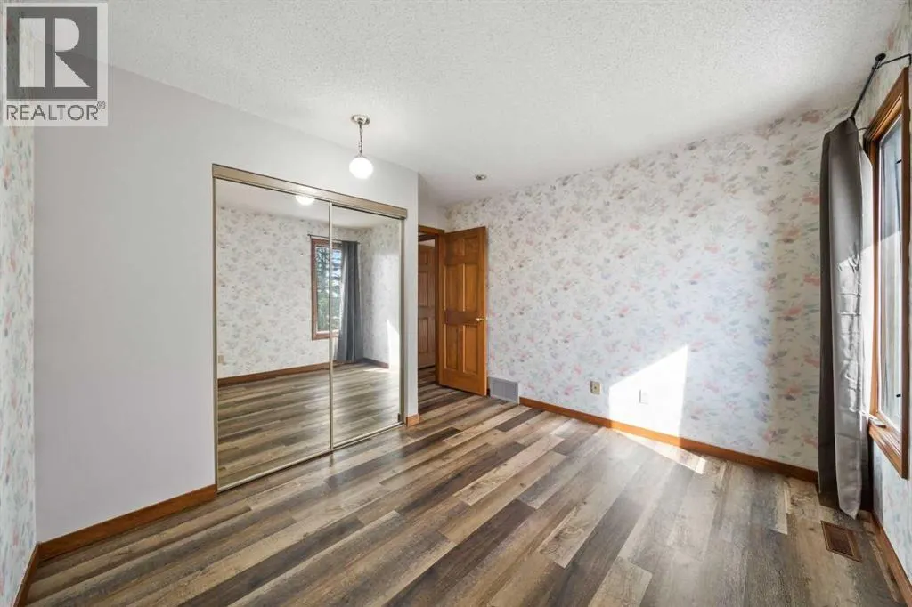 36 Strathlorne Crescent SW