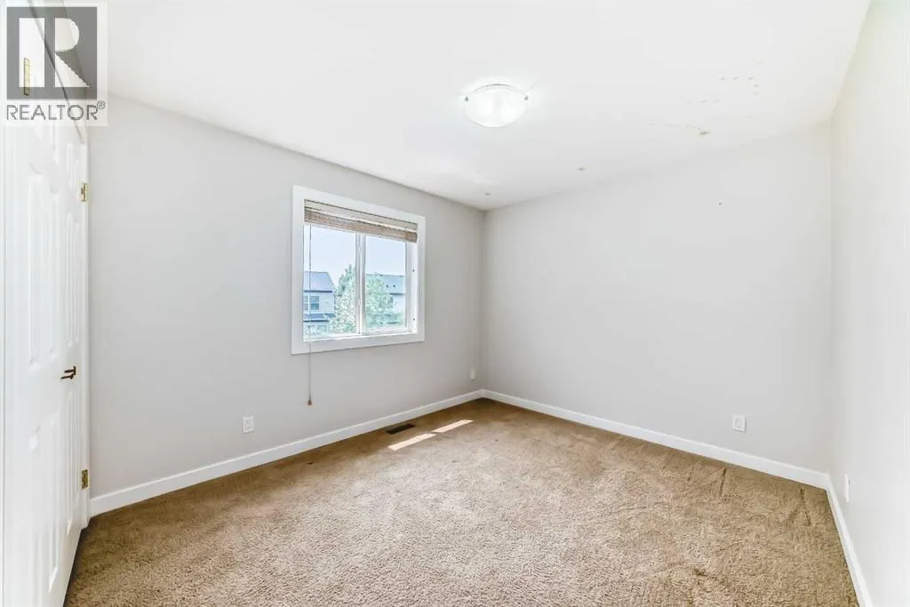 210 Copperleaf Bay SE