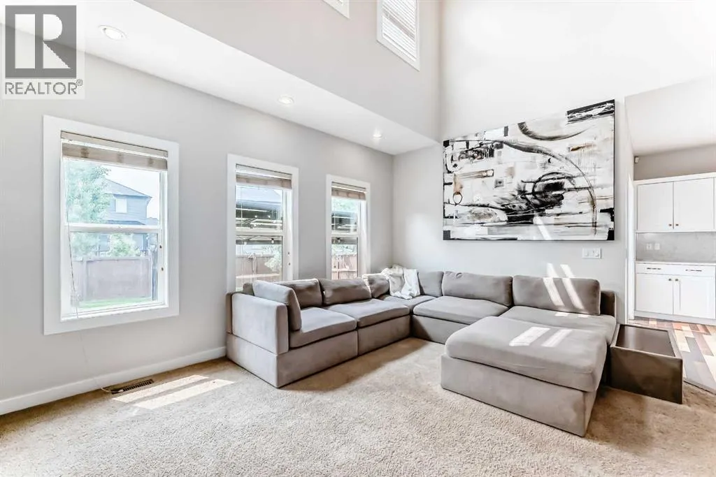 210 Copperleaf Bay SE
