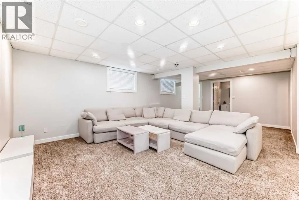 210 Copperleaf Bay SE