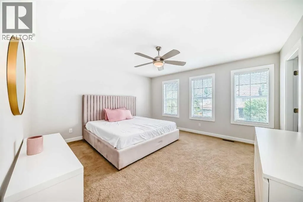 210 Copperleaf Bay SE