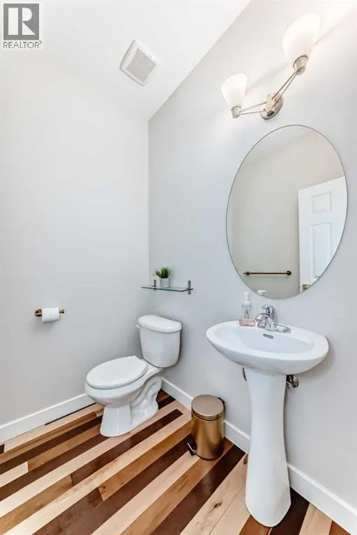 210 Copperleaf Bay SE