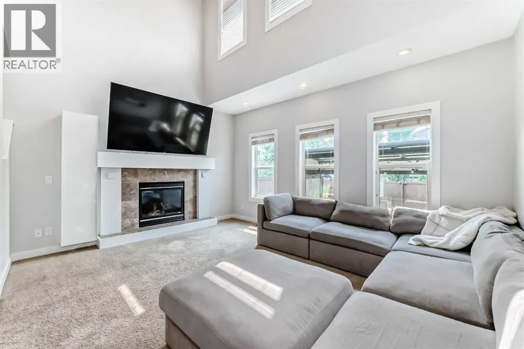 210 Copperleaf Bay SE