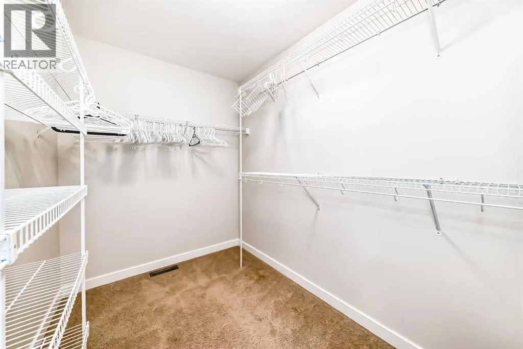 210 Copperleaf Bay SE