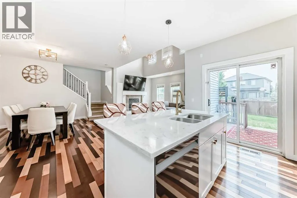 210 Copperleaf Bay SE
