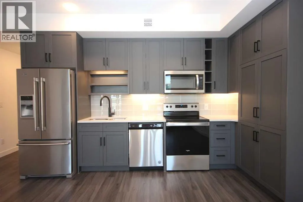 406, 4138 University Avenue NW