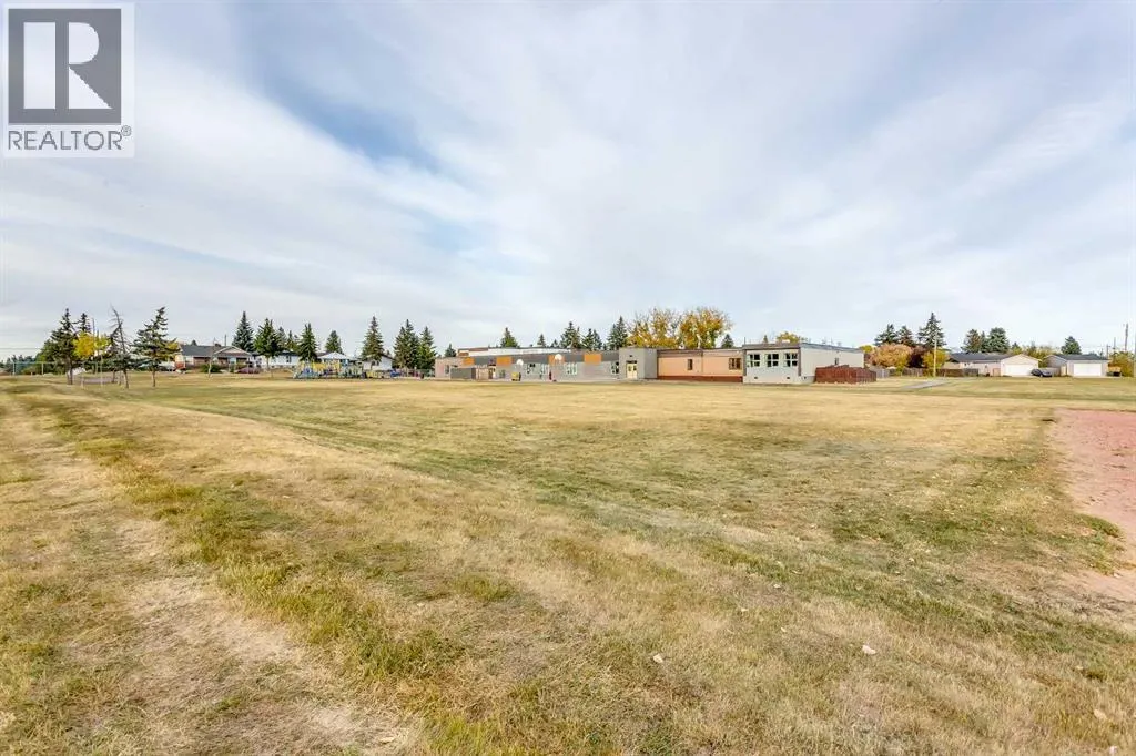 119 Maranda Close NE