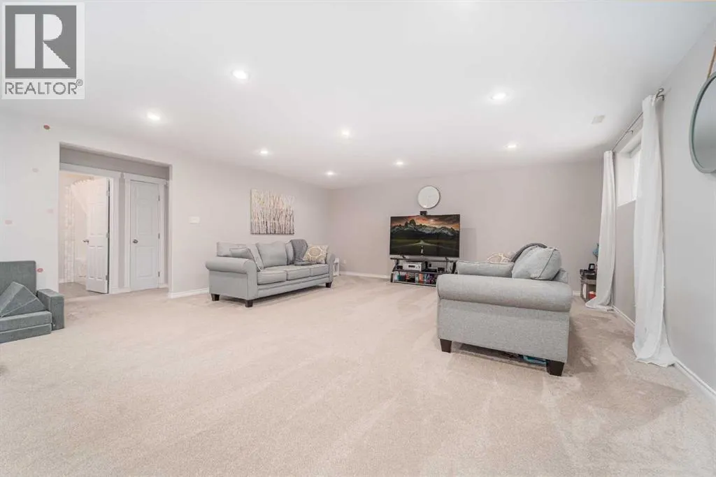 227 Mt Sundial Court W