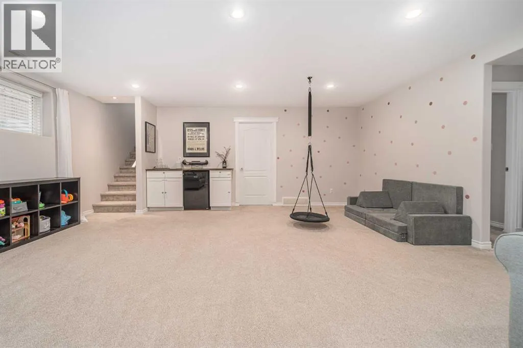 227 Mt Sundial Court W
