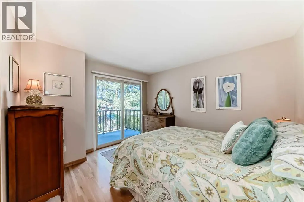 9, 35 Oakmount Court SW