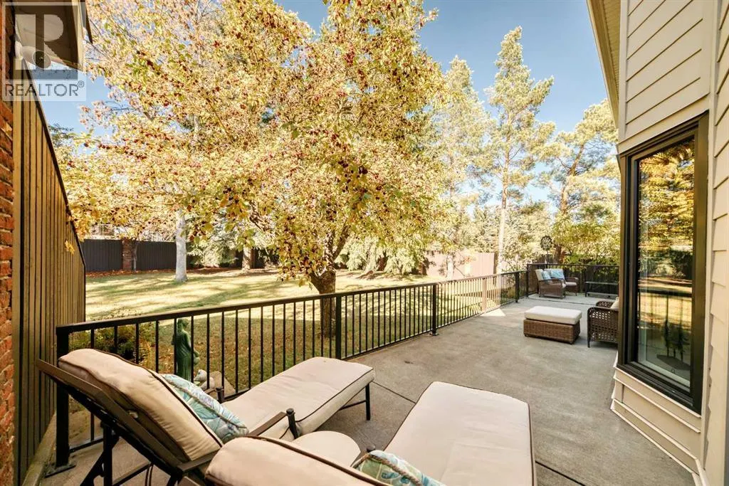 9, 35 Oakmount Court SW