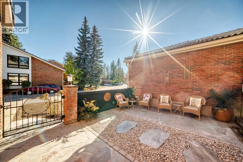 9, 35 Oakmount Court SW