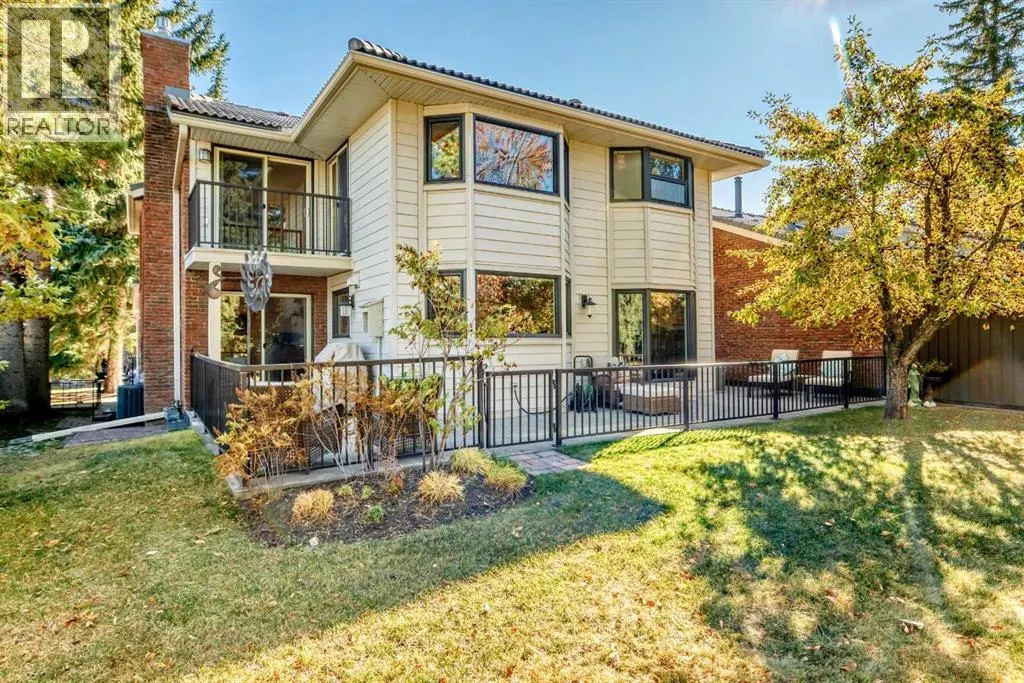 9, 35 Oakmount Court SW