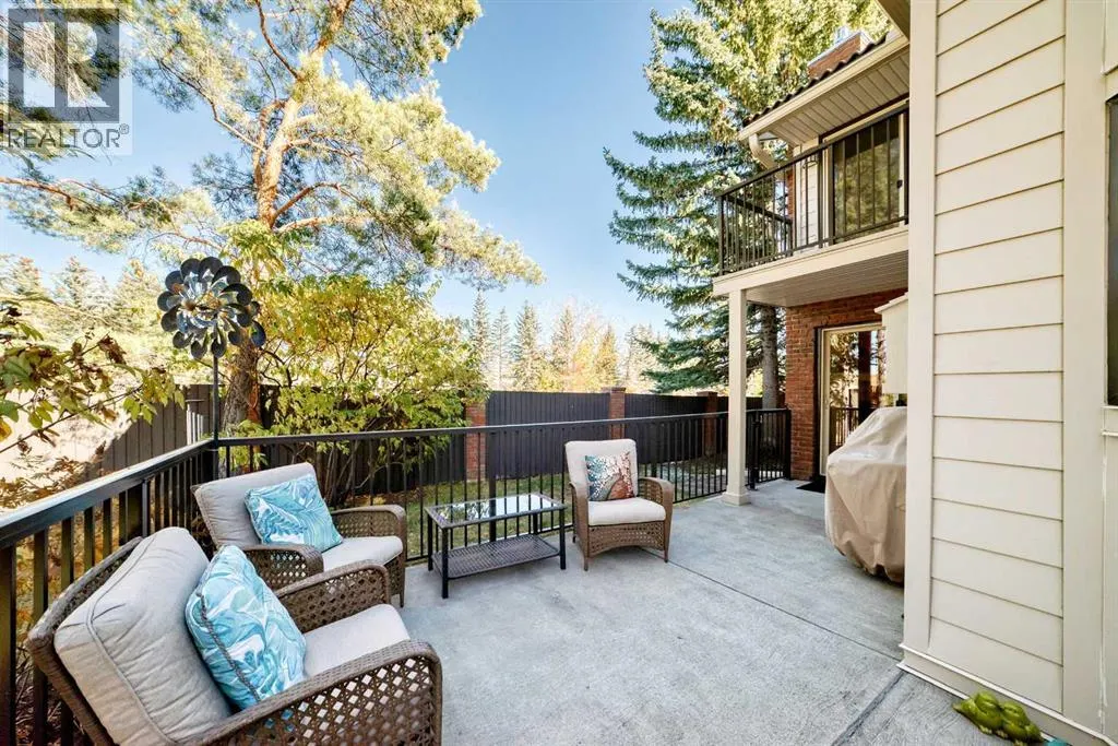 9, 35 Oakmount Court SW