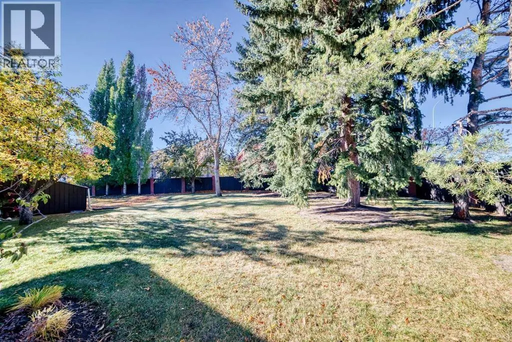 9, 35 Oakmount Court SW