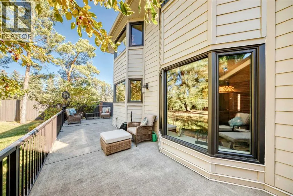 9, 35 Oakmount Court SW