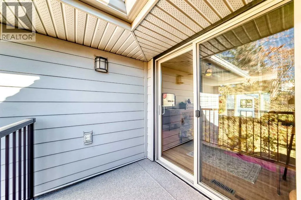 9, 35 Oakmount Court SW