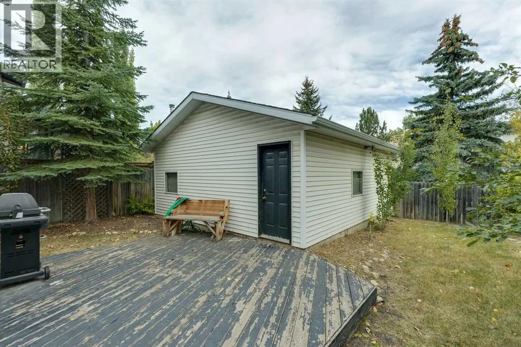 236 Hawkwood Boulevard NW