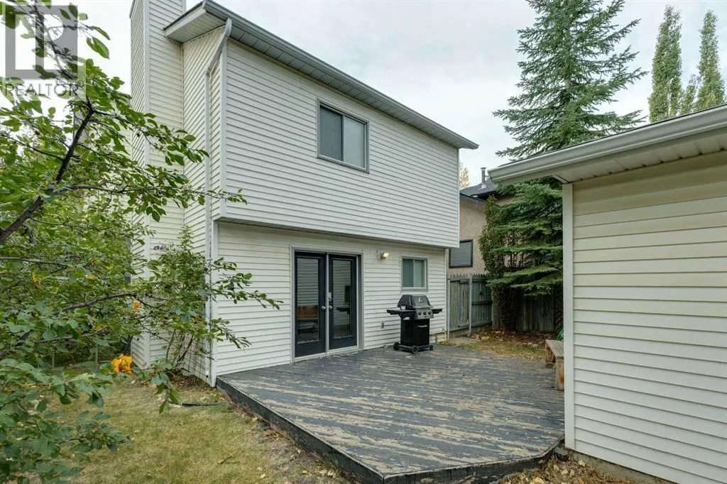 236 Hawkwood Boulevard NW