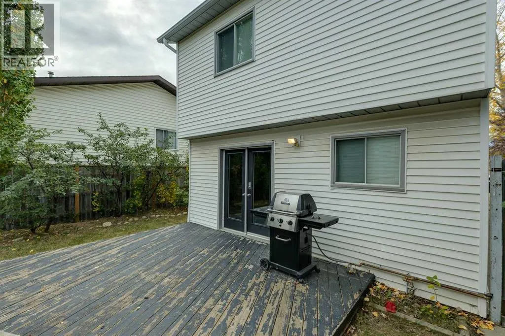 236 Hawkwood Boulevard NW