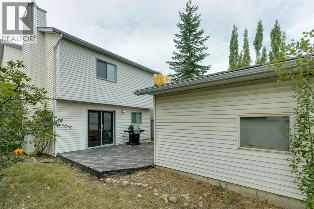 236 Hawkwood Boulevard NW