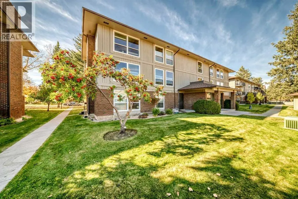 324, 860 Midridge Drive SE