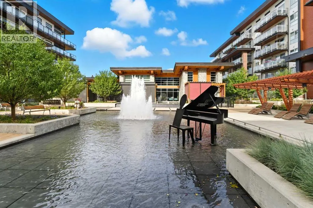 304, 122 Mahogany Centre SE