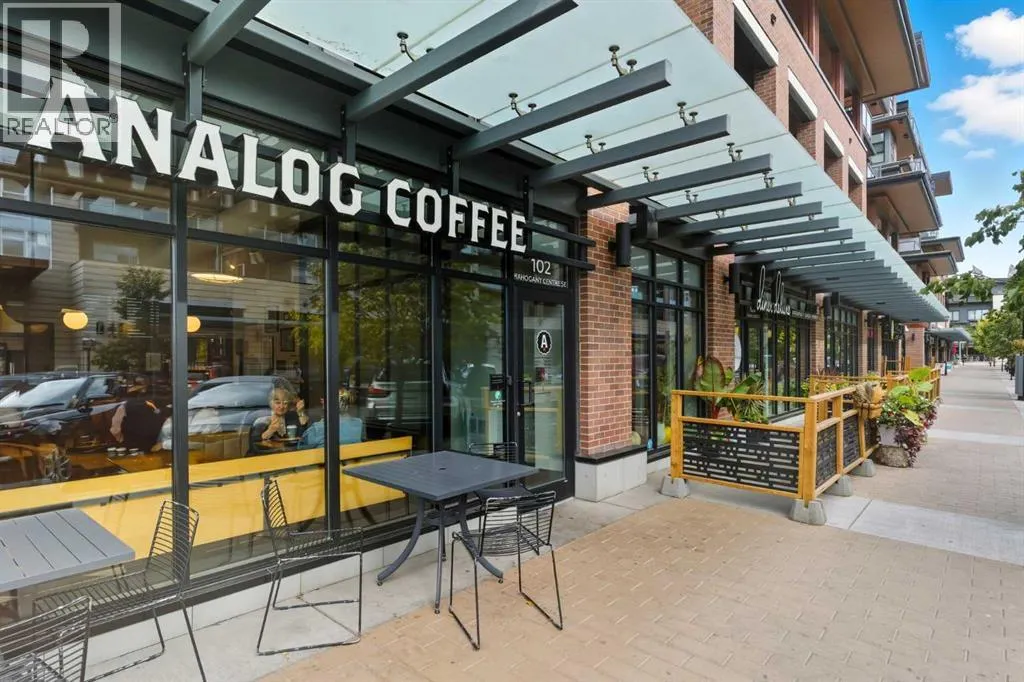 304, 122 Mahogany Centre SE