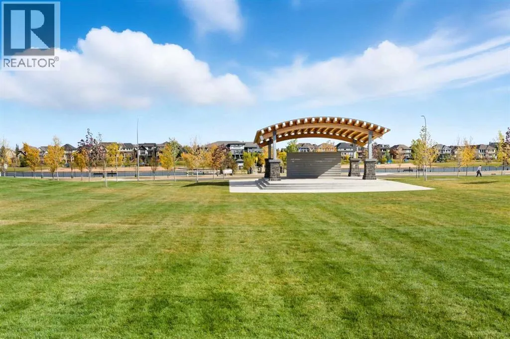 304, 122 Mahogany Centre SE