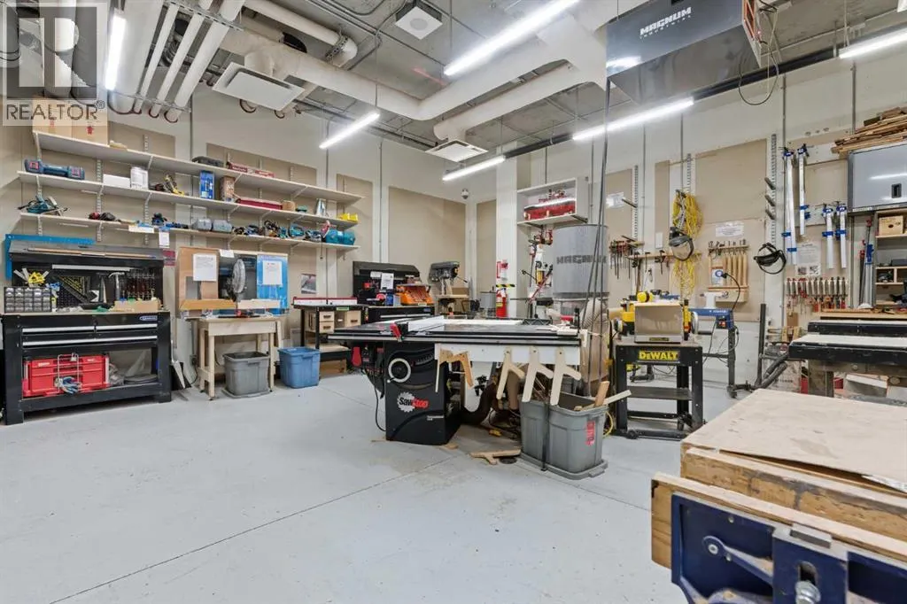 304, 122 Mahogany Centre SE
