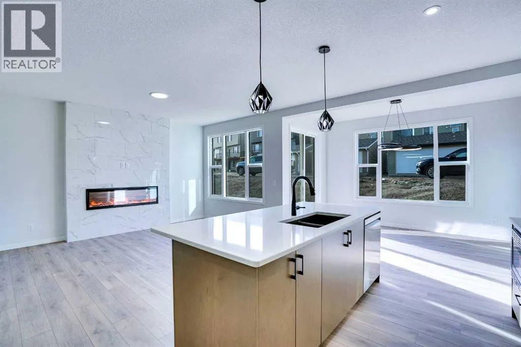 312 Edith Place NW