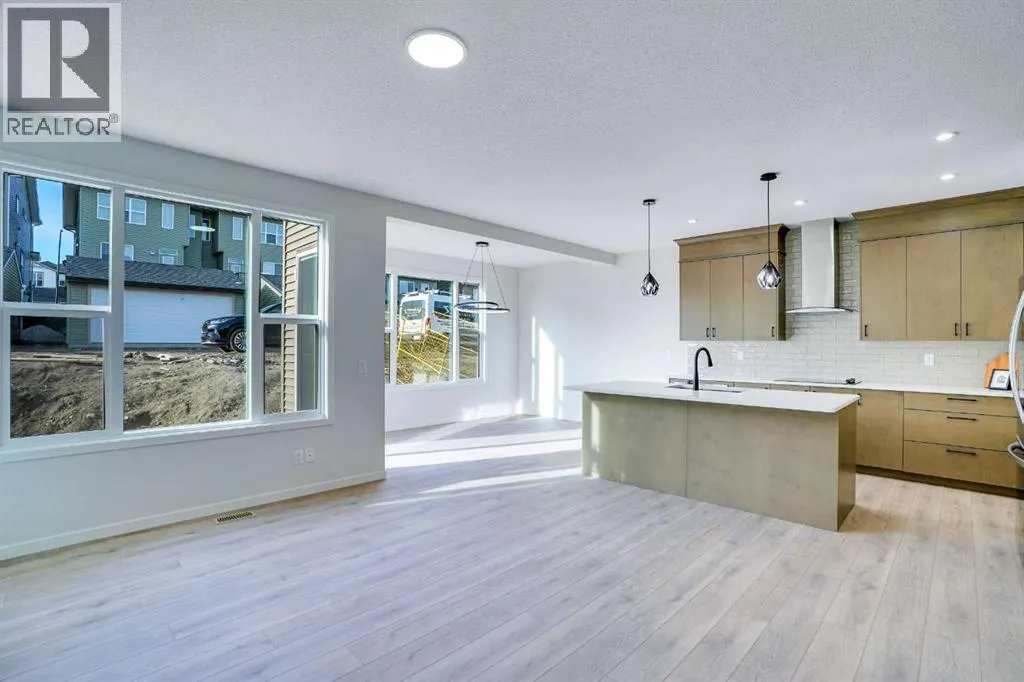 312 Edith Place NW