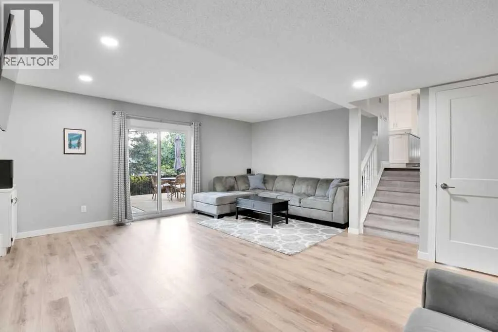 229 Wood Valley Place SW