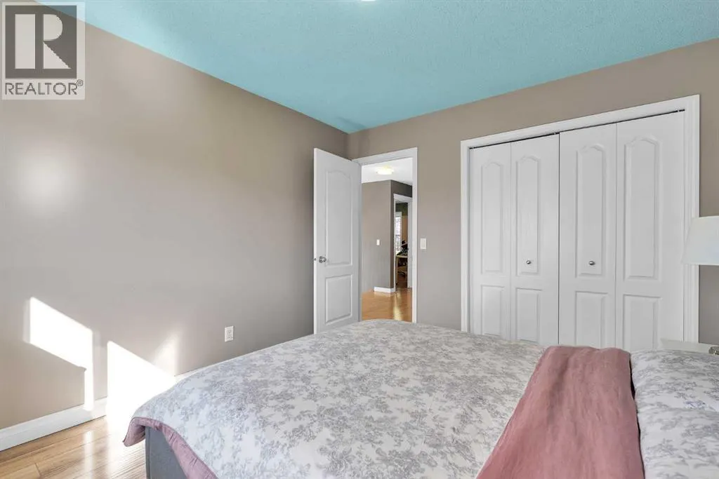 138 Panamount Gardens NW