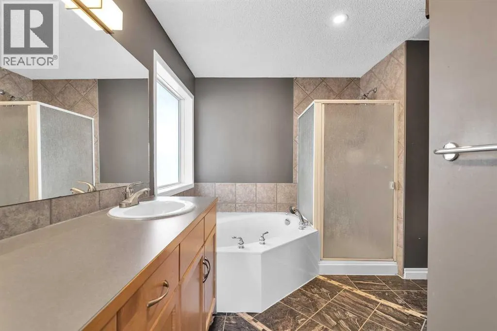 138 Panamount Gardens NW