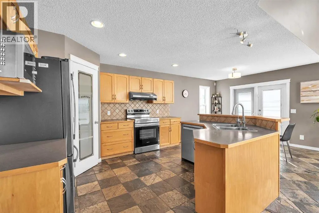 138 Panamount Gardens NW