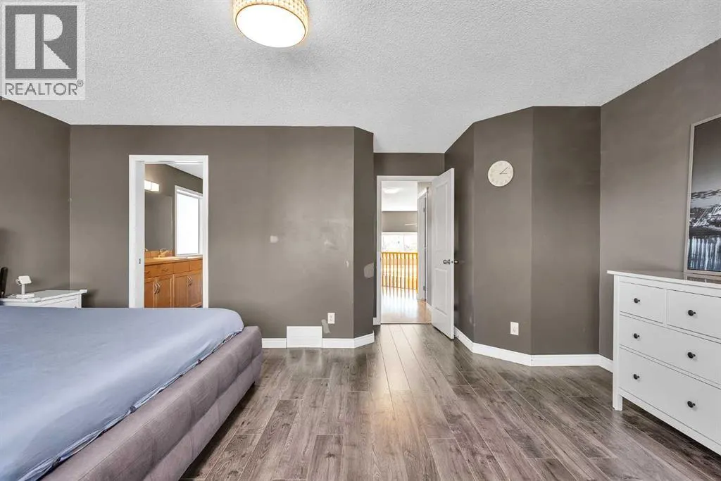 138 Panamount Gardens NW