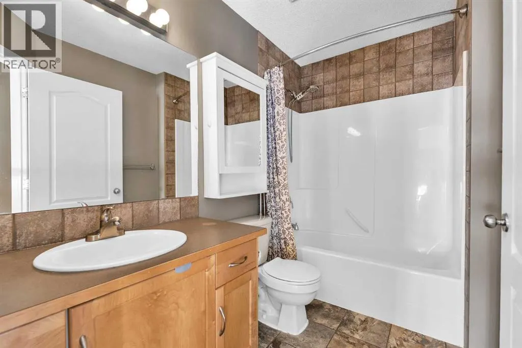 138 Panamount Gardens NW