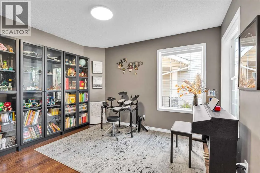 138 Panamount Gardens NW