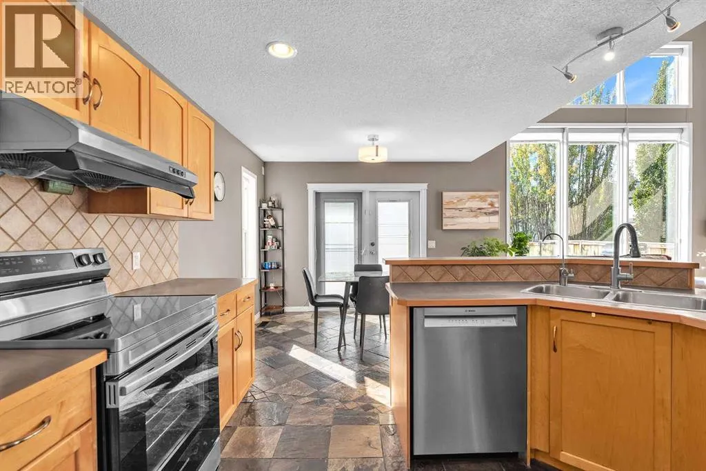 138 Panamount Gardens NW