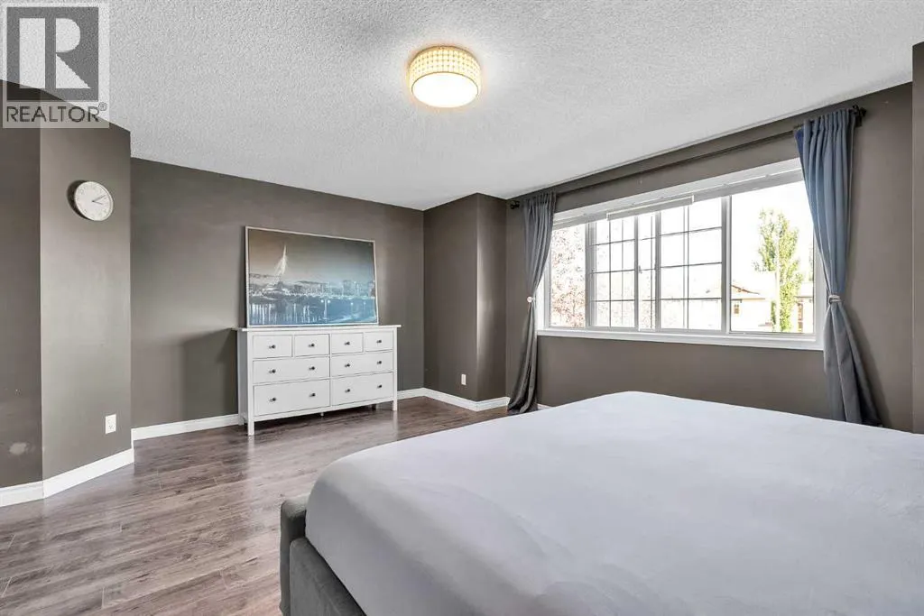 138 Panamount Gardens NW