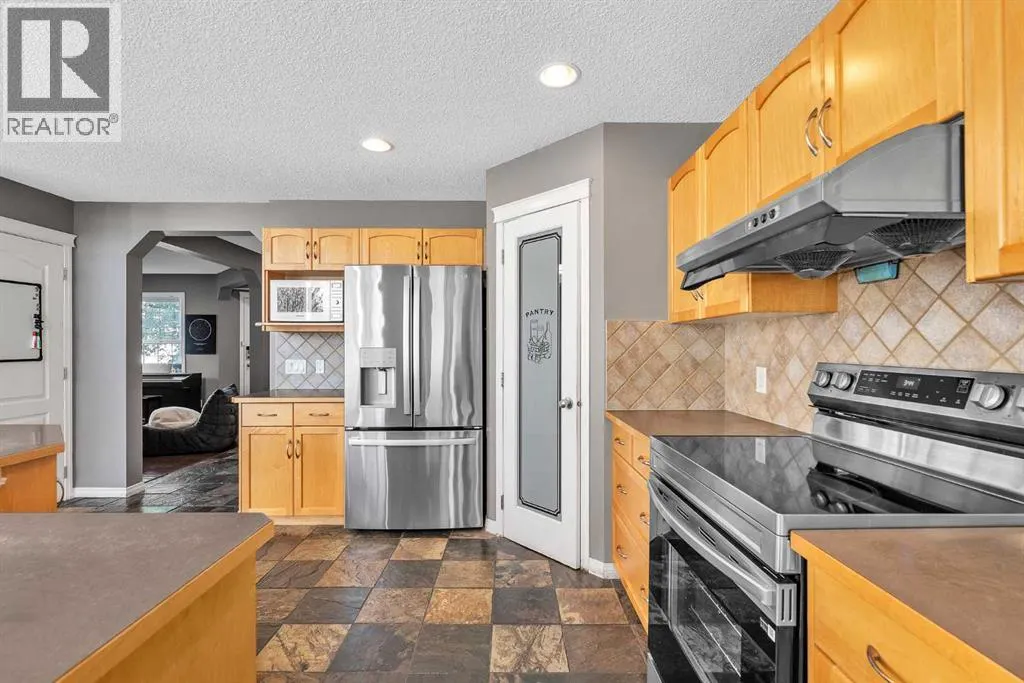 138 Panamount Gardens NW