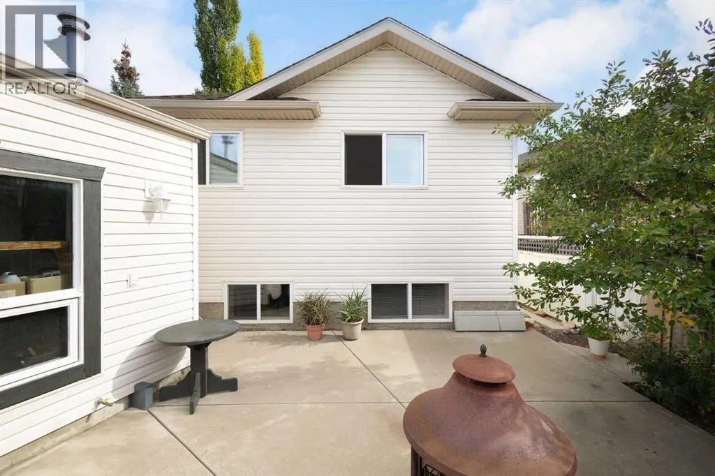 99 Eversyde Circle SW