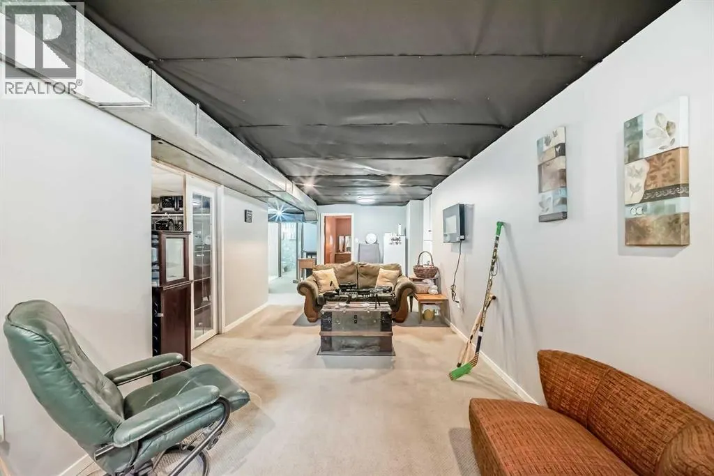 126 Springwood Drive SW